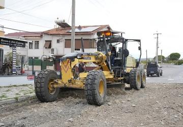 Burhaniye'de Fen İşleri Ekipleri Sahada Çalışmalarını Sürdürüyor