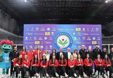 Nilüfer Belediyespor Eker Voleybol Takımı yeni sezona hazır