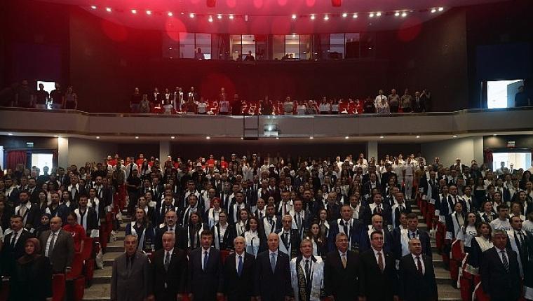 DEÜ'de 2026-2027 Akademik Yılı Coşkuyla Başladı