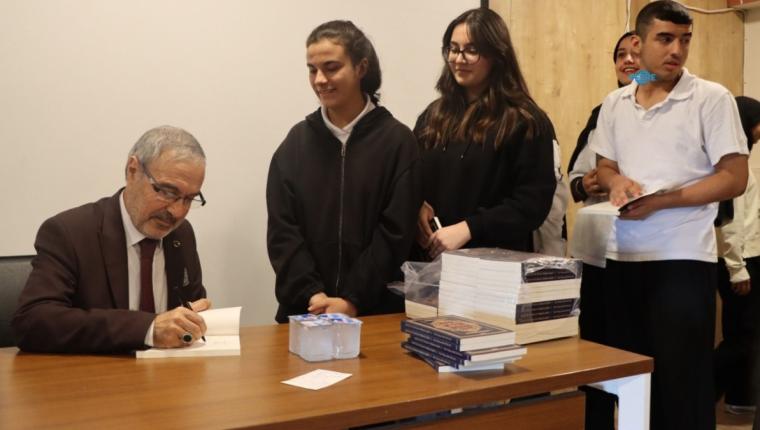 Kalemden Kelama’da öğrenciler yazar Mehmet Rıza Özacar’la buluştu