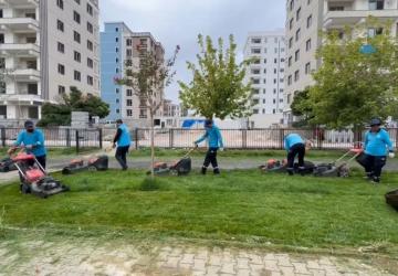 Adıyaman Belediyesi parklarda bakım ve temizlik çalışmalarını sürdürüyor