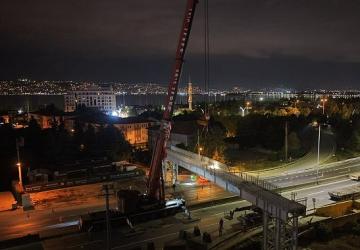 80 tonluk tabliye tek hamlede yerine konuldu