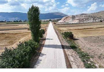 Büyükşehir Belediyesi'nin kırsalda yol çalışmaları sürüyor