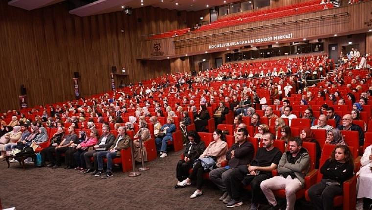 Aydemir, insanın anlam arayışını “ünsiyet" kavramıyla anlattı; “Hepimiz ünsiyet ihtiyacı içerisindeyiz"