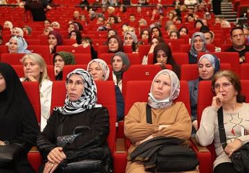 Erdim, “Aile Nedir?" söyleşisinde dikkat çeken mesajlar verdi; “İnsanın en önemli görevi kendisini onarmasıdır"