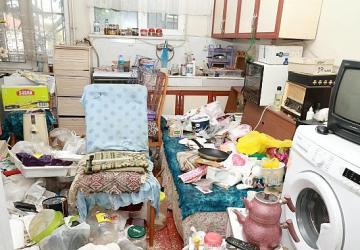 Osmangazi'de Kötü Koku Yayan Çöp Ev Temizlendi