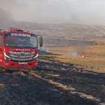 Boş arazide anız yangını kontrol altına alındı