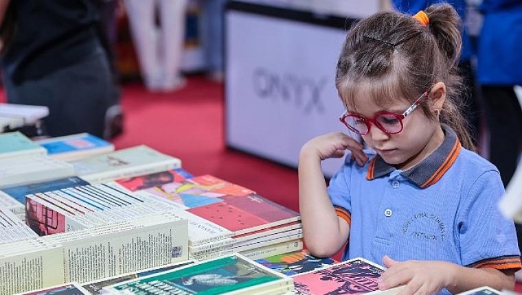 Antalya Kitap Fuarı'na ilgi sürüyor