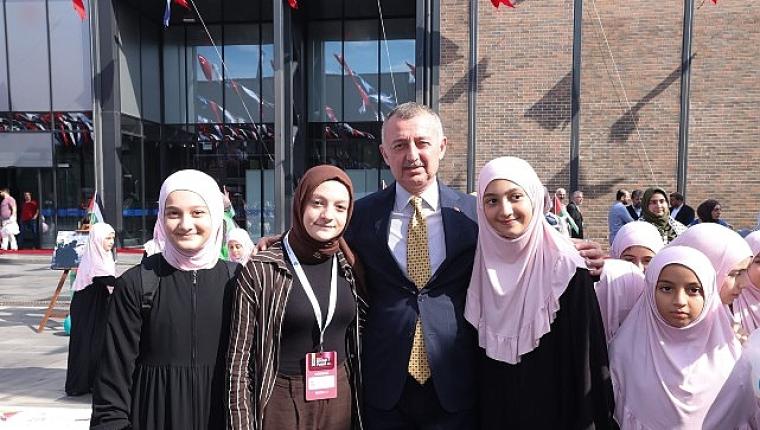 Kocaeli Kitap Fuarı'nda Filistin'e destek: “Nehirden denize özgür Filistin!"