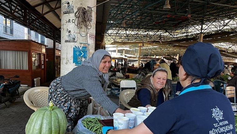 Başkan Çerçioğlu'nun İçleri Isıtan İkramı Bu Yıl da Vatandaşlar ve Pazarcı Esnaflarıyla Buluşuyor