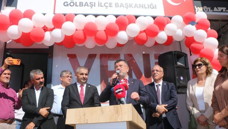 YENİ Parti Gölbaşı İlçe Başkanlığı açıldı: Belediye Başkanları Yıldırım ve Arıcı’ya rozet takıldı - Videolu Haber