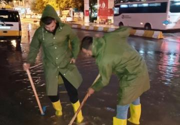 Kahta Belediyesi sağanak sonrası tüm ekipleriyle sahada