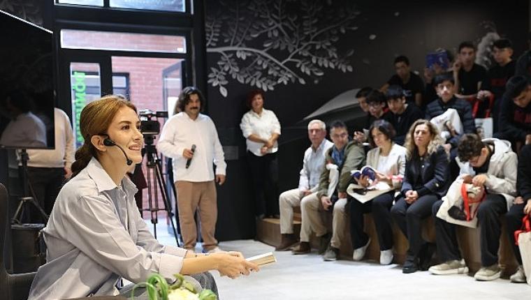 Oyuncu Elit Andaç Çam Nilüfer'de gençler ve işçilerle buluştu