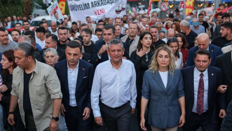 Özgür Özel'den Corriere della Sera'da YENİ Parti mesajı: Yeni dönem çoktan başladı
