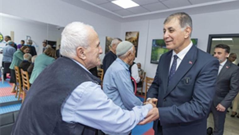 Başkan Tugay, Gaziantep'te sosyal belediyecilik projelerini inceledi