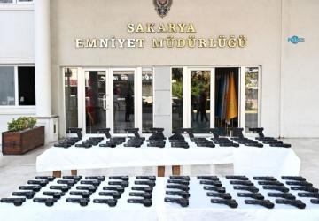 Sakarya’da silah kaçakçılığı operasyonu: 6 tüfek ve 1600 fişek ele geçirildi