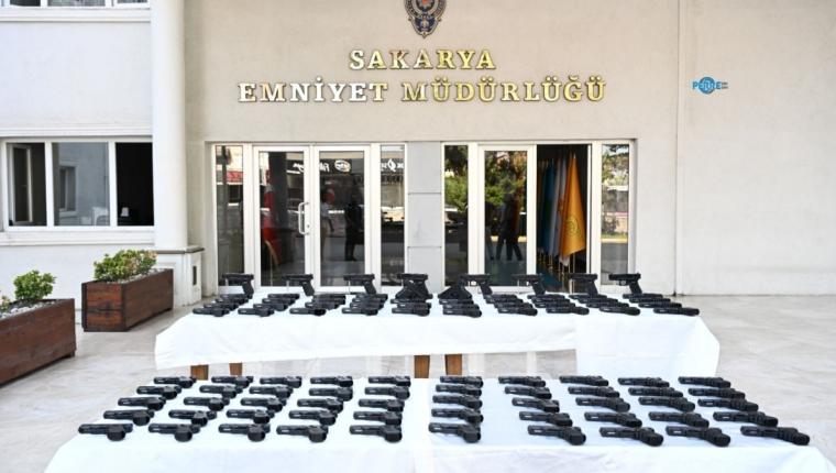 Sakarya’da silah kaçakçılığı operasyonu: 6 tüfek ve 1600 fişek ele geçirildi