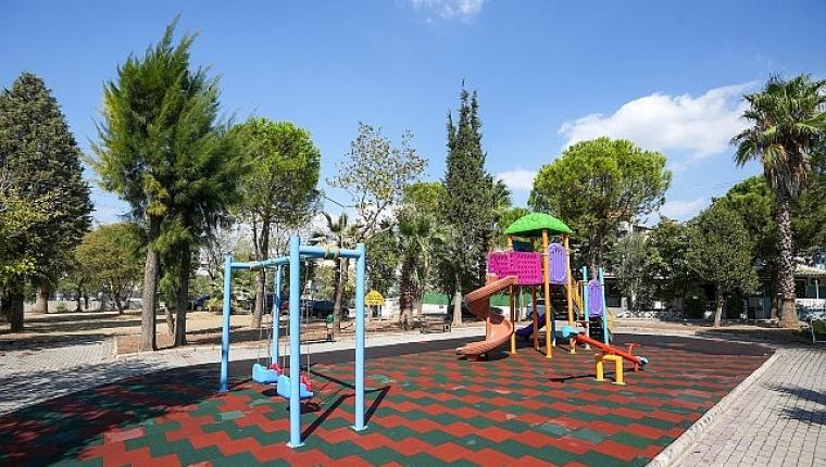 Gaziemir'in parklarında bakım ve yenileme çalışması
