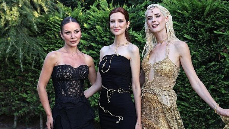 Wilma Elles 10,5 Milyon TL'lik Elbiseyle Podyuma Çıktı