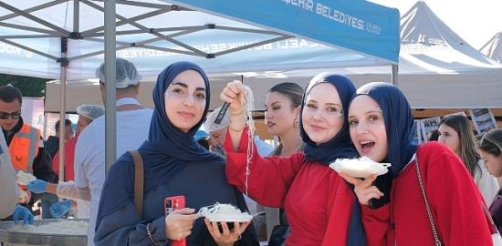 KOÜ'lü gençler Büyükşehir'le enerji depoluyor; 'Gelin Tanış Olalım'da eğlence başladı