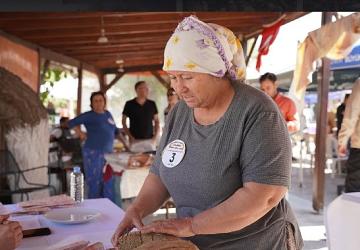 Seferihisar'ın atalık tohumu, yerel üretim kültürü ve geleneksel lezzetleri 9. Ata Ekmeği ve Armola Şenliği'nde bir araya geliyor.