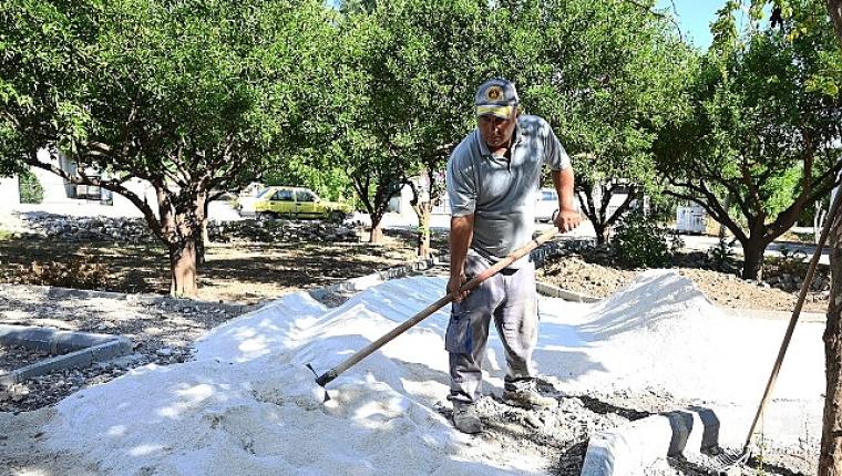 Kemer Belediyesi Park ve Bahçeler Müdürlüğü ekipleri, Çamyuva Mahallesi'nde yeni park yapımına başladı