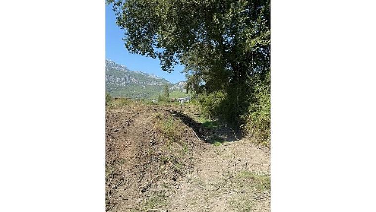 Kemer'de dere ve kanallarda temizlik çalışması
