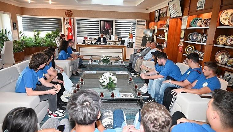 Erasmus öğrencilerinden Başkan Topaloğlu'na ziyaret