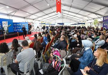 Osmangazi Kitap Günleri'nde Edebiyat, Psikoloji ve Bilim Konuşuldu