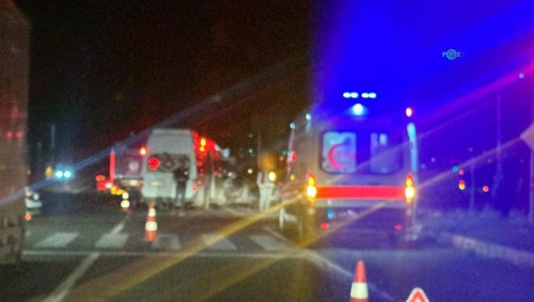 Adıyaman’da tarım işçilerini taşıyan minibüs ile otomobil çarpıştı: 15 yaralı - Videolu Haber