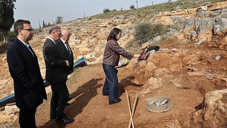 Gölyazı Tiyatro Alanı gün yüzüne çıkıyor