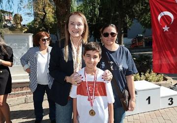Konak'ın çocukları Şenel Aksu için koştu