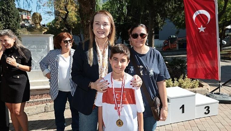 Konak'ın çocukları Şenel Aksu için koştu