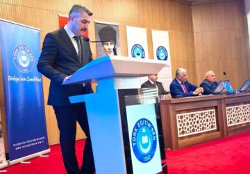 Türk Eğitim-Sen Başkanı Ertaş: ‘Baba evlatları arasında ayrım yapmaz!’