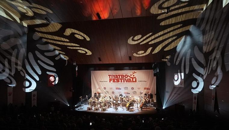 Maltepe'de Sanat Rüzgârı: 8. Uluslararası Maltepe Tiyatro Festivali Başladı