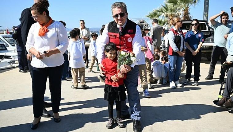 Çocuklar Gümüldür'de Deniz, Balık ve Kitaplarla Buluştu