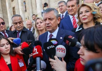 YENİ Parti, Genel Kurul Salonu’nu terk etti... Özgür Özel: ‘Partimize darbe yapan birini dinlemeye harcayacak vaktimiz yok’