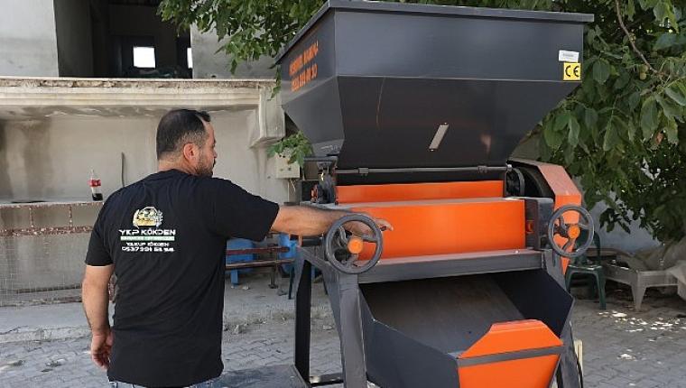 Büyükşehir'den Korkutelili üreticiye yem ezme makinesi desteği