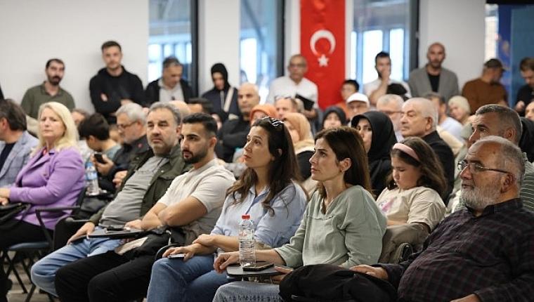 Mete Yarar, Kocaeli Kitap Fuarı'nda konuştu; “Bugün gelinen nokta Türkiye'yi savaştan koruyor"