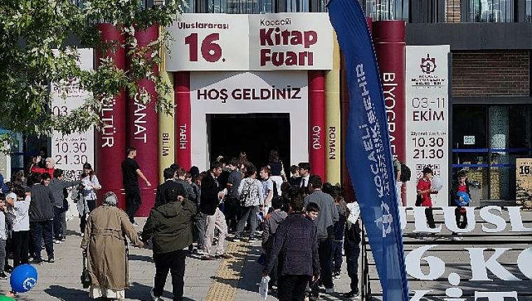 Dünyanın renkleri Kocaeli Kitap Fuarı'nda