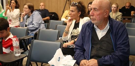 Kolombiyalı gazeteci Silvana Paternostro Kitap Fuarı'nda konuştu; “Tarih ve Roman birbirinden ayrılmaz parçalardır"