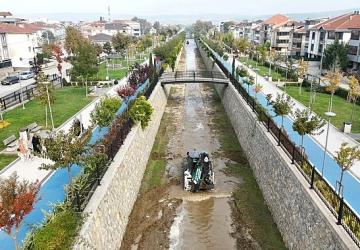 İnegöl Belediyesi'nden Yağış Öncesi Sel Ve Su Baskınlarına Karşı Önlem