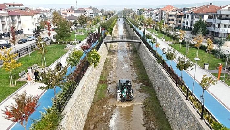 İnegöl Belediyesi'nden Yağış Öncesi Sel Ve Su Baskınlarına Karşı Önlem