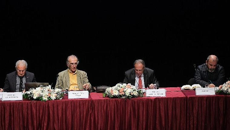 'Mütefekkir Bir Muharririn Dünyası' Peyami Safa sempozyumunun ilk oturumunda Peyami Safa'nın Romancılığı hakkında konuşuldu!
