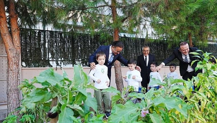 İzmir'de Okullarda Yeşilay Köşeleriyle Sağlıklı Yaşam Bilinci Güçleniyor