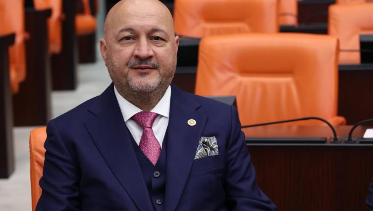 Milletvekili Kurt’tan deprem bölgesindeki öğrencilere eğitim desteği müjdesi