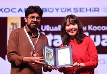 Soyoung Park, Kocaeli Kitap Fuarı'nda genç okurlara seslendi; “Dünyadaki en özel kişi kendinizsiniz"