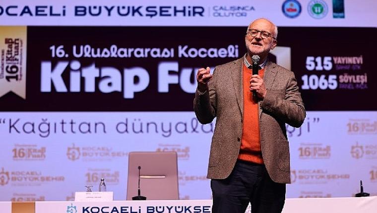 Kocaeli Kitap Fuarı, farklı konu ve konuklarıyla devam ediyor; Sayar'dan ekranlara ve hıza karşı hayat dersi