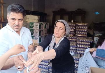 Besnili muhtardan Gaziantep’te 400 haneye mutfak eşyası desteği