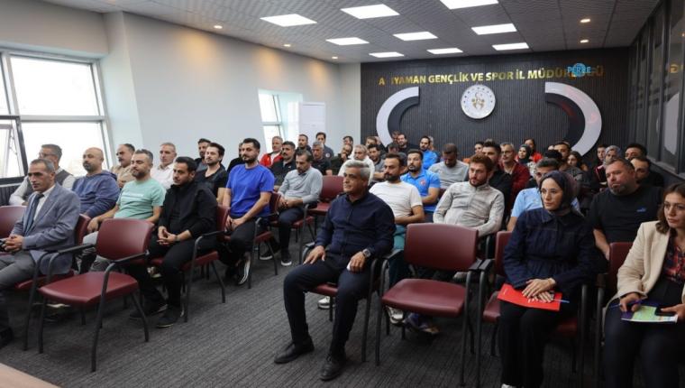 Şükrü Yılmaz, Adıyaman’da antrenörlerle sporcuların gelişimini değerlendirdi